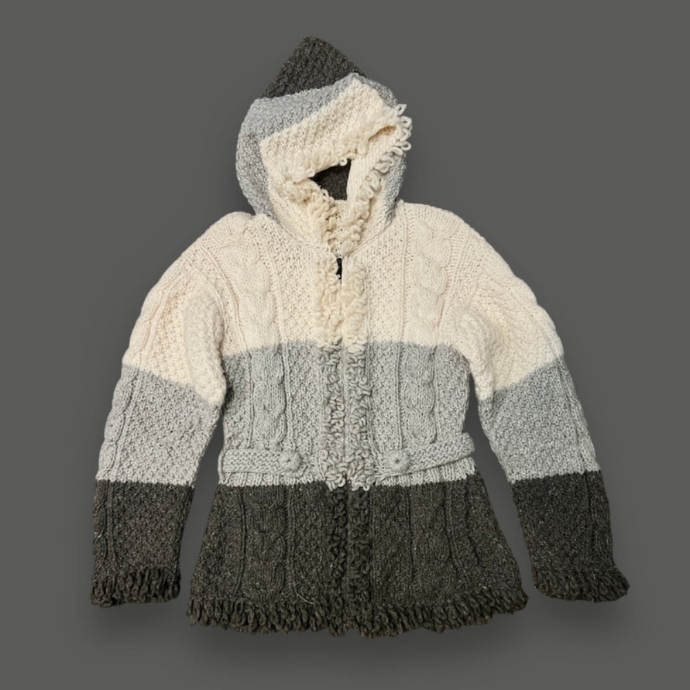 Scandinavian 70s handmade chunky knit hooded sweater